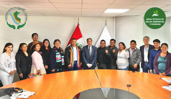 Reunión de trabajo con el ministro de Ambiente Wilbert Rozas en 2022
